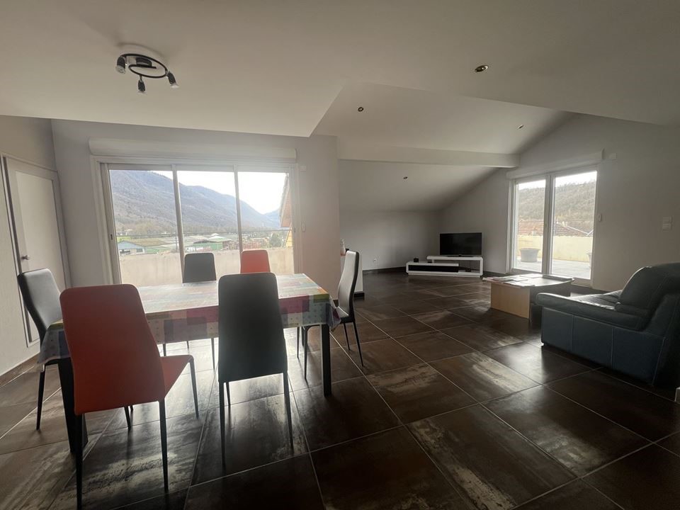 4 bedrooms Apartment in Vaulnaveys-le-Haut, France No. 201050