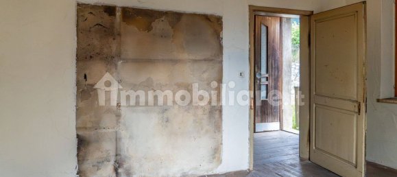 2 bedrooms House in Sovramonte, Italy No. 357196 4