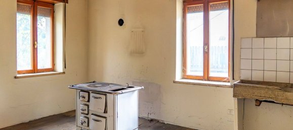 2 bedrooms House in Sovramonte, Italy No. 357196 2