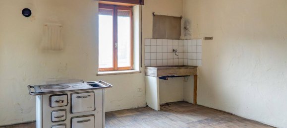 2 bedrooms House in Sovramonte, Italy No. 357196 3