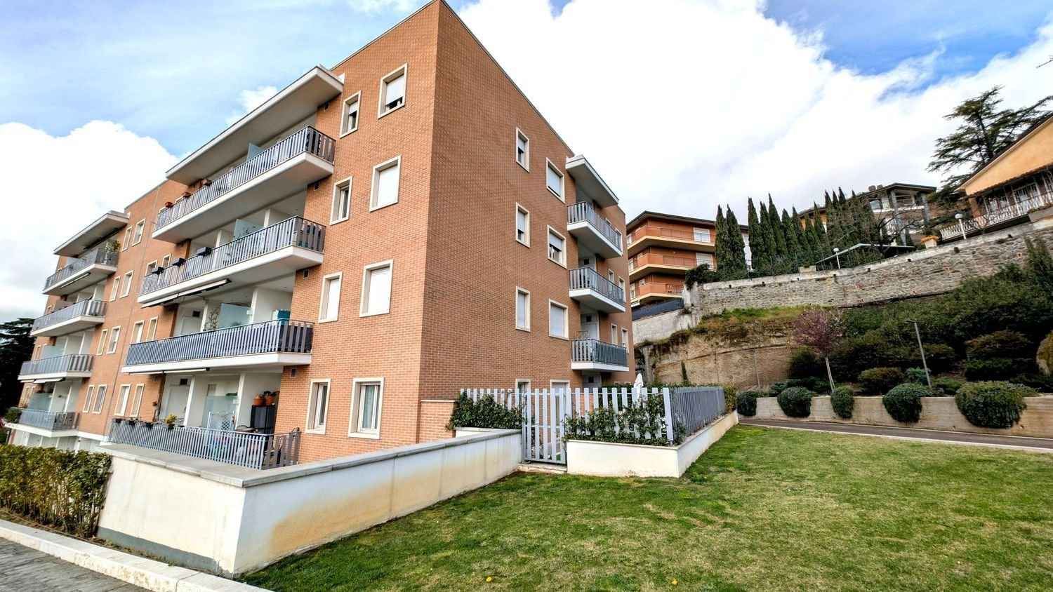 3 rooms Apartment in Viterbo, Italy No. 233093