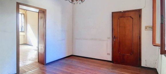 4 rooms Apartment in Bozzolo, Italy No. 7445 4