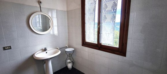 Casa de 3 habitaciónes en Montecreto, Italy No. 308151 16