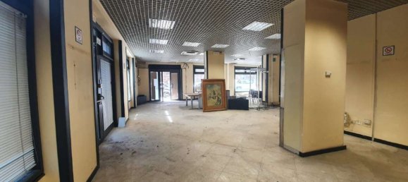 351m² Commercial property in Palermo, Italy No. 157479 23