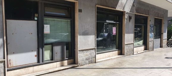 351m² Commercial property in Palermo, Italy No. 157479 2