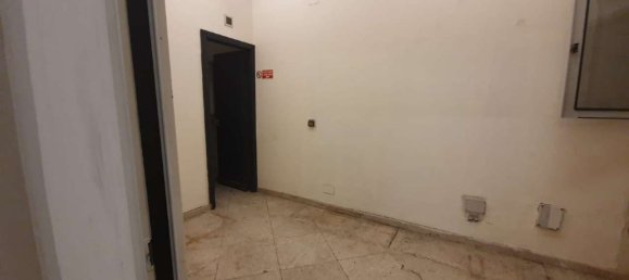 351m² Commercial property in Palermo, Italy No. 157479 25