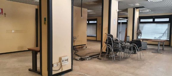 351m² Commercial property in Palermo, Italy No. 157479 12