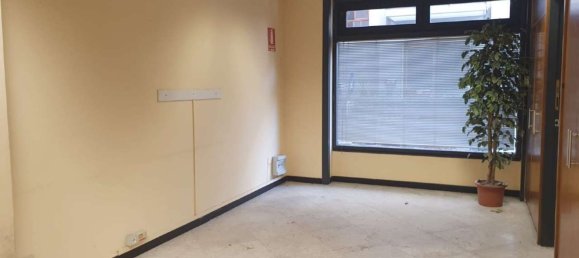 351m² Commercial property in Palermo, Italy No. 157479 17