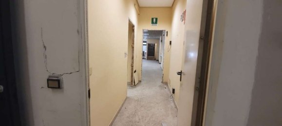 351m² Commercial property in Palermo, Italy No. 157479 14