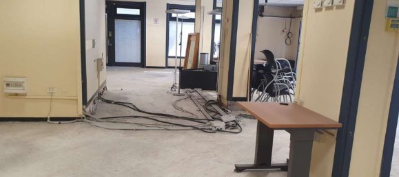 351m² Commercial property in Palermo, Italy No. 157479 13