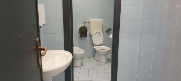 351m² Commercial property in Palermo, Italy No. 157479 19