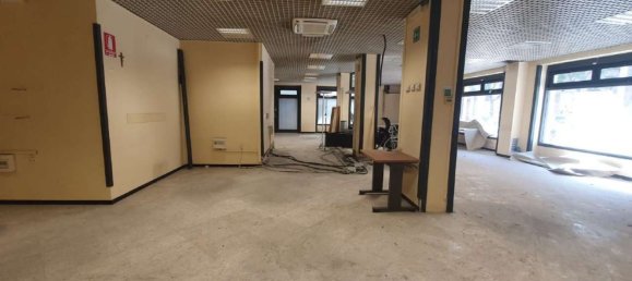 351m² Commercial property in Palermo, Italy No. 157479 6