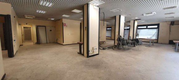 351m² Commercial property in Palermo, Italy No. 157479 11