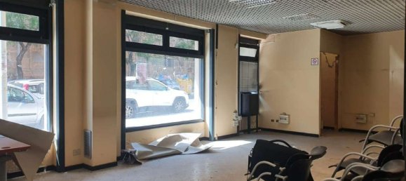 351m² Commercial property in Palermo, Italy No. 157479 8
