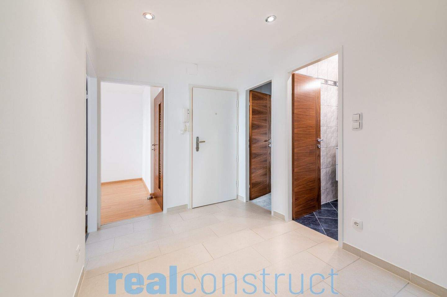 3 rooms Apartment in Maria Enzersdorf, Austria No. 59452