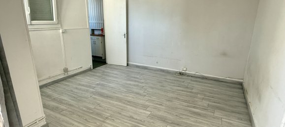 Studio in Caen, France No. 364087 3