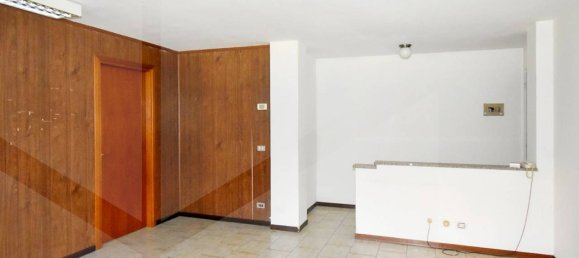 2 rooms Office in Legnano, Italy No. 24886 7
