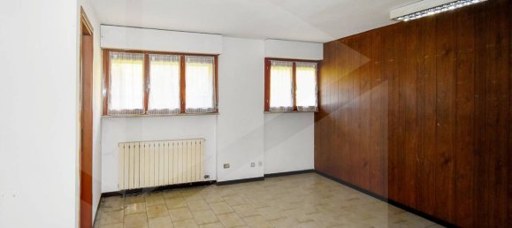 2 rooms Office in Legnano, Italy No. 24886 8