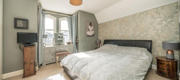 4 bedrooms Commercial property in Surbiton, United Kingdom No. 10207 14