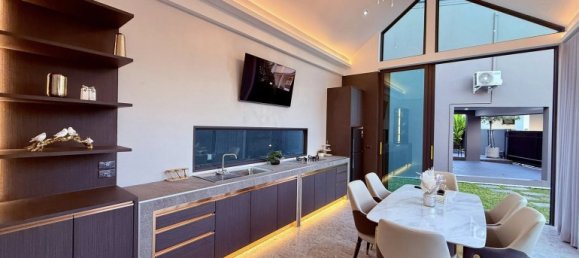 4 chambres house à vendre à Pattaya, Chonburi, Eastern Thailand, Thailand № 70796 25