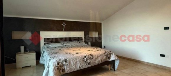 Квартира с 3 спальнями в Монтесаркьо, Италия № 170825 19