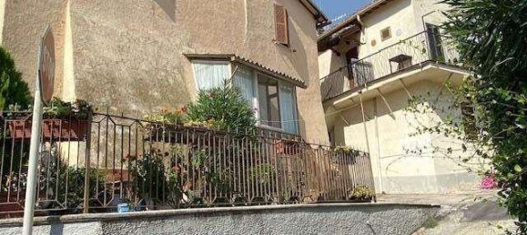 3 rooms Apartment in Spoleto, Italy No. 92407 3