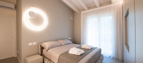 Villa de 4 habitaciónes en Padenghe sul Garda, Italy No. 10406 3