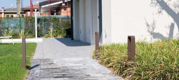 Villa de 4 habitaciónes en Padenghe sul Garda, Italy No. 10406 17