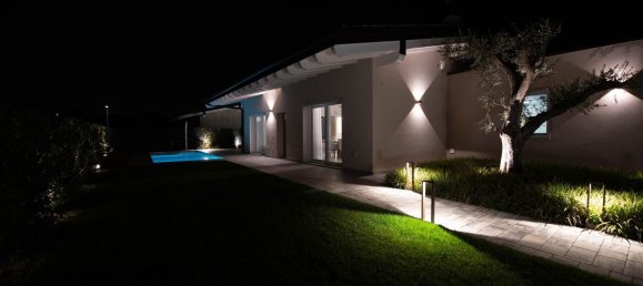 Villa de 4 habitaciónes en Padenghe sul Garda, Italy No. 10406 21