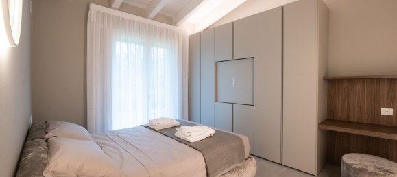 Villa de 4 habitaciónes en Padenghe sul Garda, Italy No. 10406 4