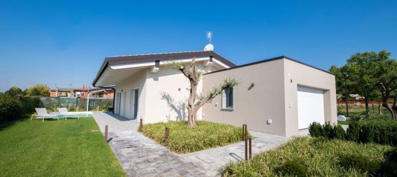 Villa de 4 habitaciónes en Padenghe sul Garda, Italy No. 10406 2