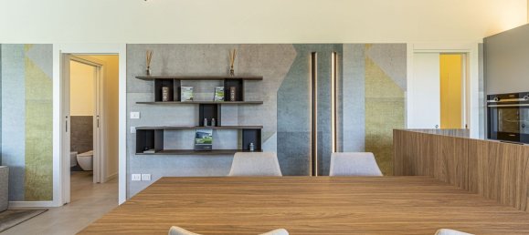 Villa de 4 habitaciónes en Padenghe sul Garda, Italy No. 10406 35