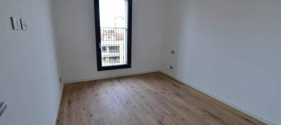 Квартира с 5 комнатами в Сан Дона ди Пьяве, Италия № 32132 7