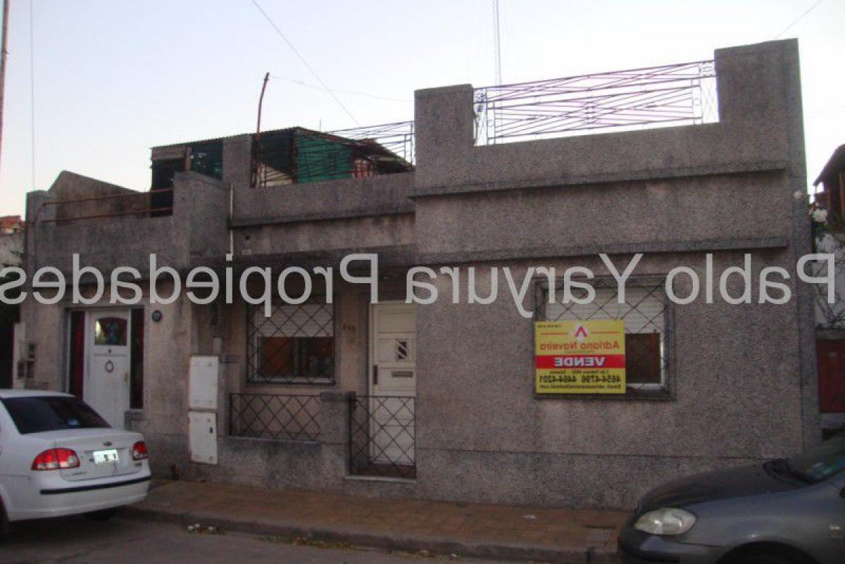 2 bedrooms House in Moron, Argentina No. 63268