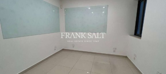 100m² Office in Gzira, Malta No. 13014 6