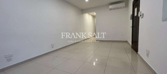 100m² Office in Gzira, Malta No. 13014 2