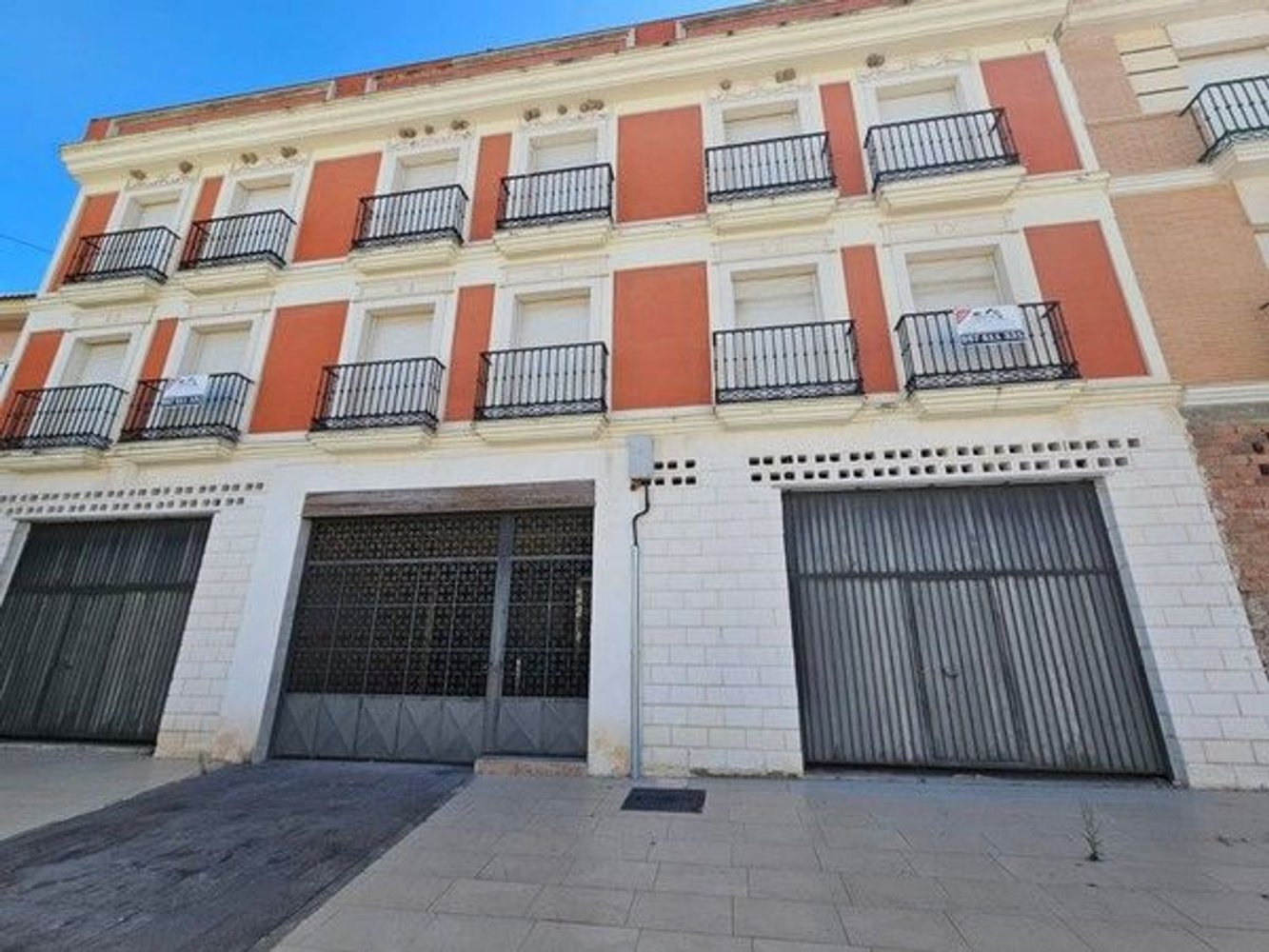 299m² Garage in Rute, Spain No. 205615