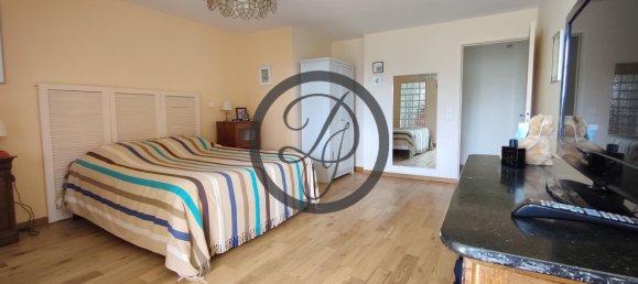 Casa de 4 dormitorios en Crevecoeur-le-Grand, France No. 76654 8