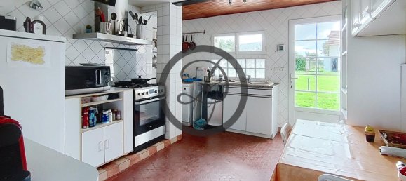 Casa de 4 dormitorios en Crevecoeur-le-Grand, France No. 76654 6