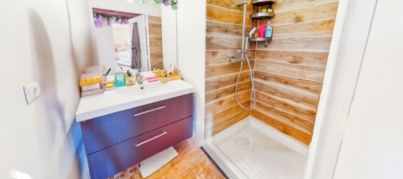 Apartamento de 3 dormitorios en Marseille, France No. 309195 8