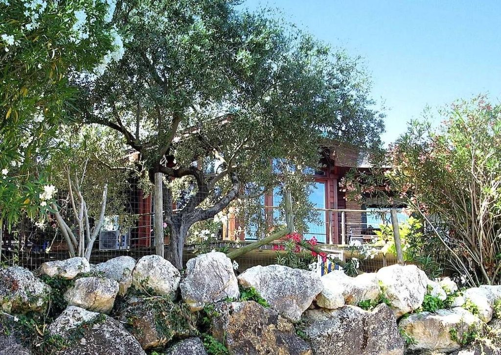 Villa de 10 dormitorios en Pescara, Italy No. 332175