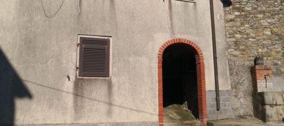 2 bedrooms House in Fivizzano, Italy No. 313696 4