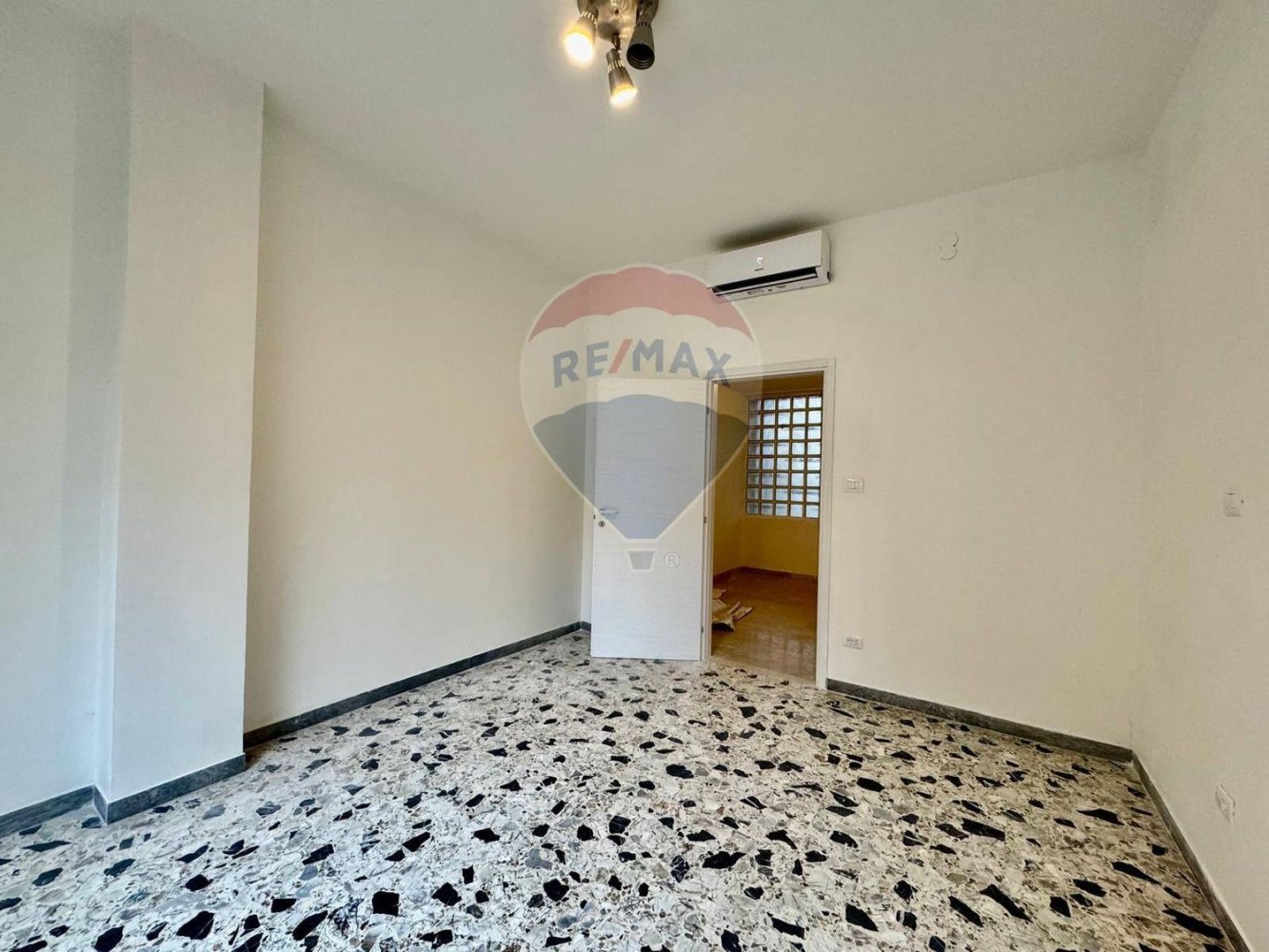 2غرفة شقة في Mantua, Italy رقم 314756