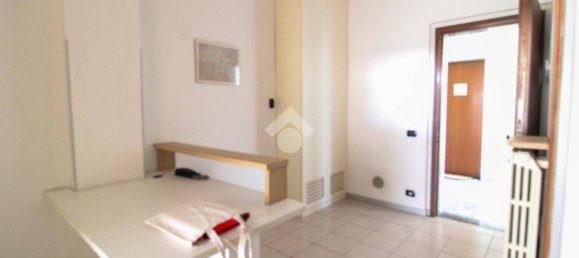 1-Zimmer Büro in Rodano, Italy, Nr. 303538 8