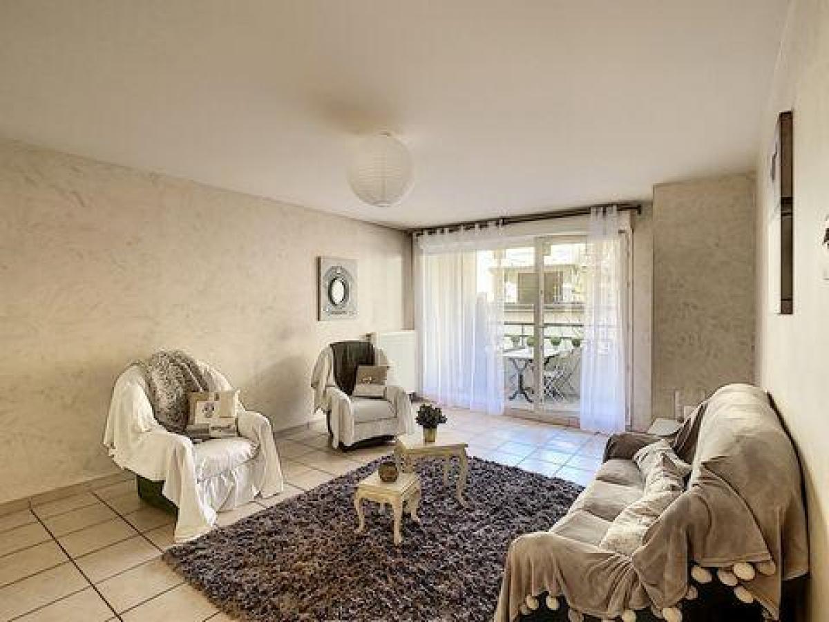 Кондоминиум  с 3 спальнями в Вилёрбан, Франция № 37413