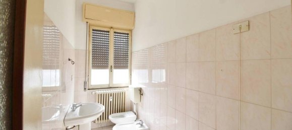 3 rooms Apartment in Canegrate, Italy No. 19710 10