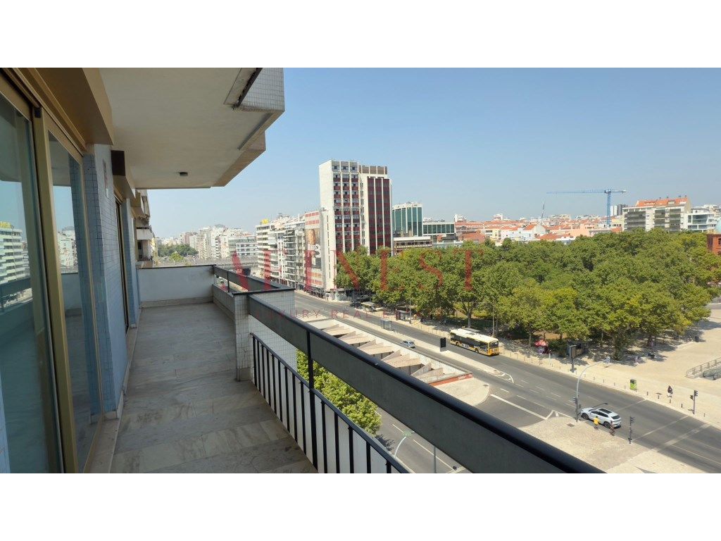 6 bedrooms Apartment in Lisbon, Portugal No. 254125