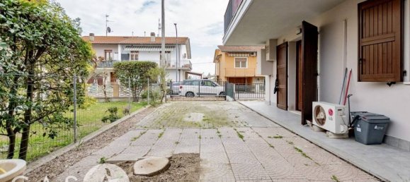 2 Schlafzimmer Wohnung in Ravenna, Italy, Nr. 101862 14