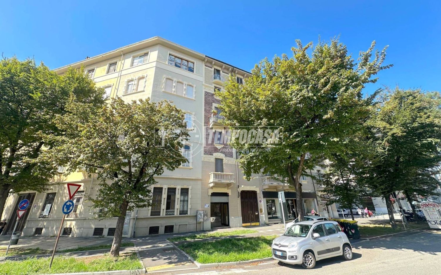 1-Zimmer Gewerbliche Immobilie in Turin, Italy, Nr. 331428