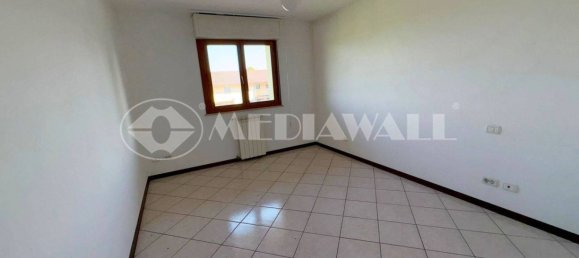 Дом с 4 спальнями в Порденоне, Италия № 295544 23